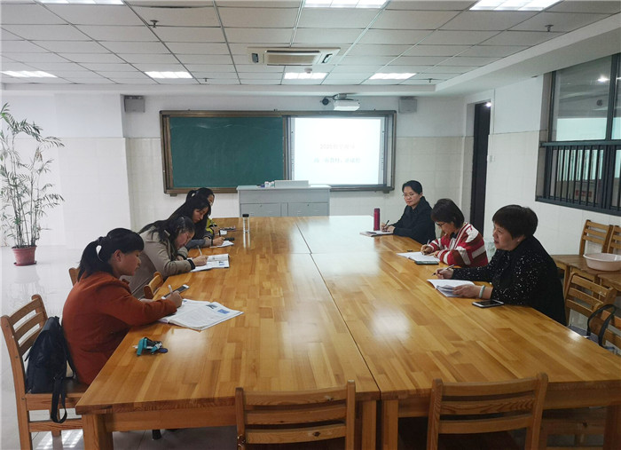 指引新課程新教材實施之路  構建教師專業(yè)成長三重境界(圖9)