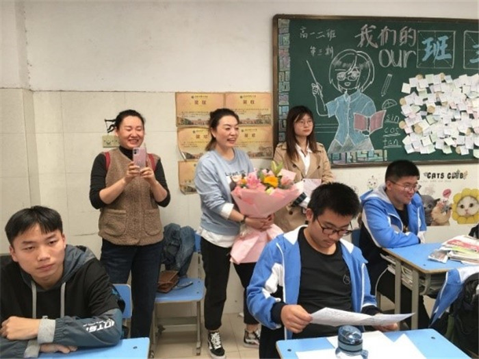 致敬夢(mèng)想引路人，高一年級(jí)在行動(dòng)(圖3)