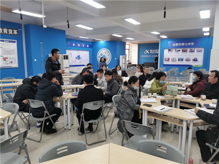 高二級(jí)部：同課異構(gòu)締結(jié)友誼、教研興校開拓天地(圖4)