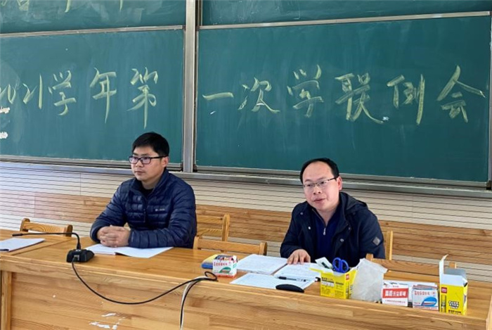 高一級(jí)部：強(qiáng)化課代表管理作用，形成兩語趕學(xué)趕超氛圍(圖3)