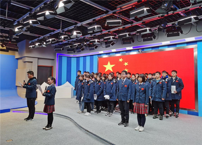 合肥七中開(kāi)展“學(xué)習(xí)紅色歷史·弘揚(yáng)雷鋒精神”主題升旗儀式活動(dòng)(圖1)