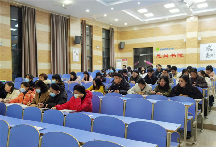 高二級(jí)部：齊抓共管聚合力，共創(chuàng)育人“家”氛圍(圖2)