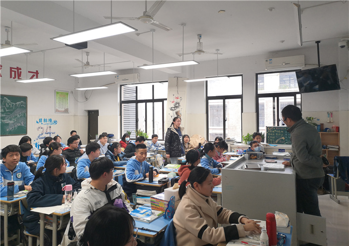 學(xué)生發(fā)展指導(dǎo)中心：生涯規(guī)劃照前程，志愿選擇添光明(圖2)