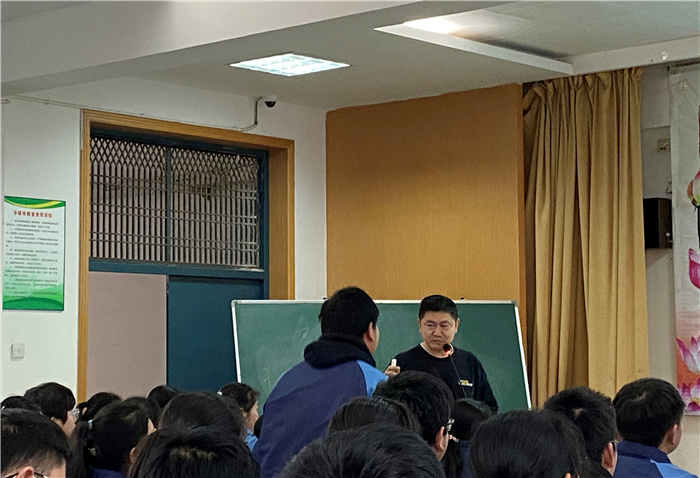 高一級(jí)部：續(xù)乘歷史教育經(jīng)驗(yàn)之巨輪 展現(xiàn)單元教學(xué)風(fēng)采之俠氣(圖3)