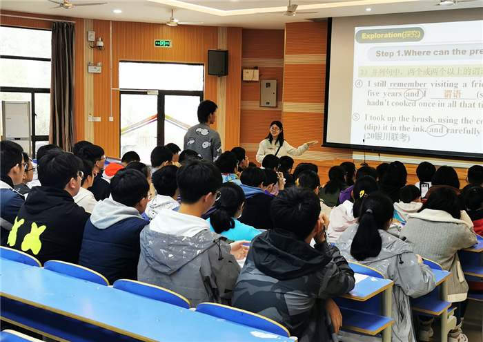 高三級(jí)部：同課異構(gòu)促交流 共放異彩促成長(zhǎng)(圖2)