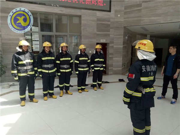 七中開展微型消防站消防技能培訓(圖4)