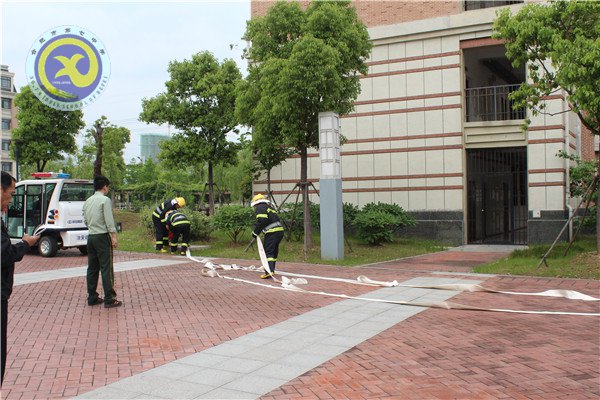 七中開展微型消防站消防技能培訓(圖5)