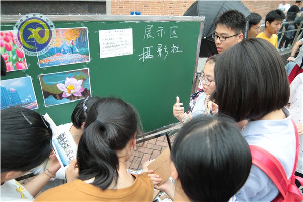 社團文化展學(xué)生智慧 實踐創(chuàng)新樹綜合人才(圖3)