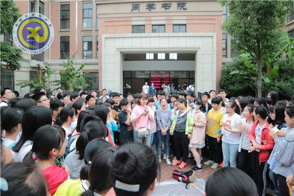 社團文化展學(xué)生智慧 實踐創(chuàng)新樹綜合人才(圖4)