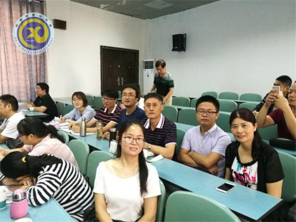砥礪前行，我們?cè)诼飞?圖2)