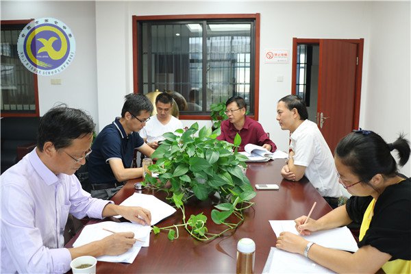 市局領導來校檢查開學工作(圖1)