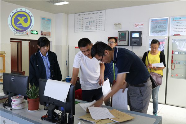 市局領導來校檢查開學工作(圖2)