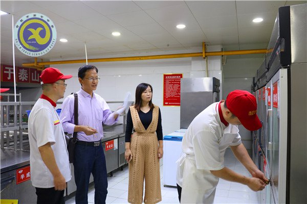 市局領導來校檢查開學工作(圖3)