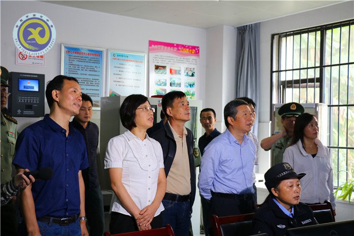 吳春梅副市長一行蒞臨合肥七中調(diào)研學校安全工作(圖2)