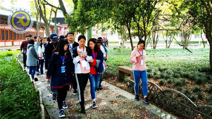 離時(shí)古寺西邊路，莘莘學(xué)子滿目中(圖2)