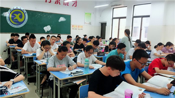 班班有書(shū)聲，人人愛(ài)誦讀(圖2)