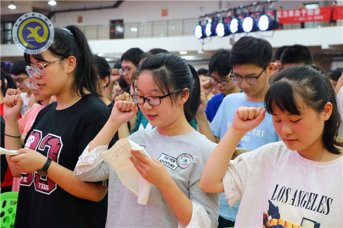 有你同行，風(fēng)雨無阻；斗志昂揚(yáng)，擁抱彩虹(圖13)