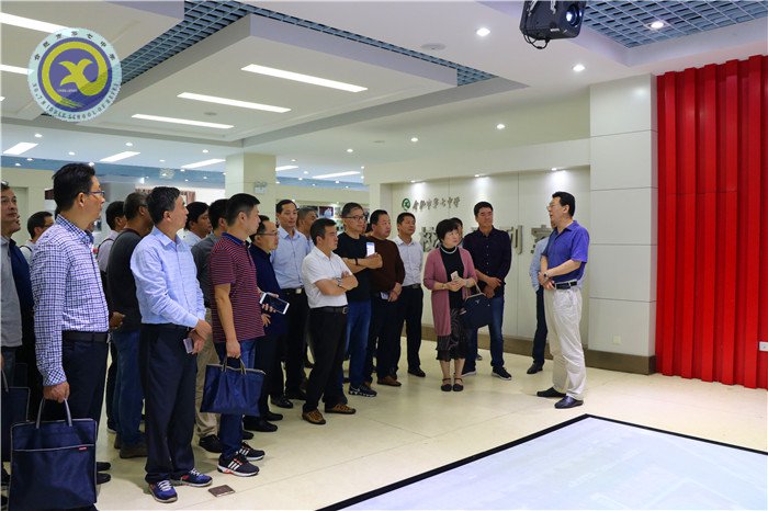 安徽省第51期高（完）中校長任職資格培訓班蒞臨我校考察指導(圖2)