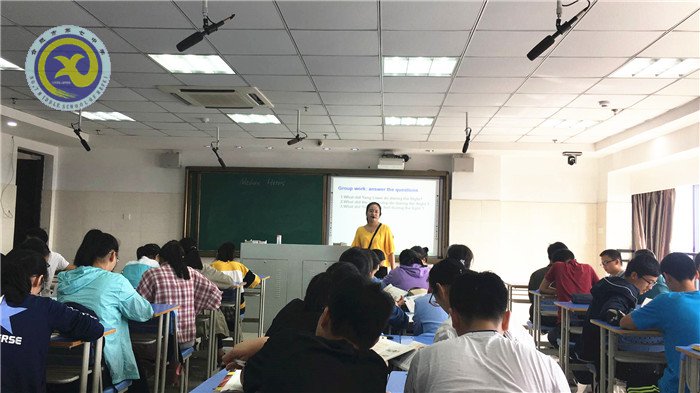 匯報課堂現(xiàn)曙光，青年教師鑄希望(圖2)