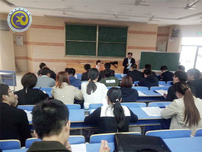 同課異構(gòu)共研討，青年教師展風(fēng)姿(圖14)