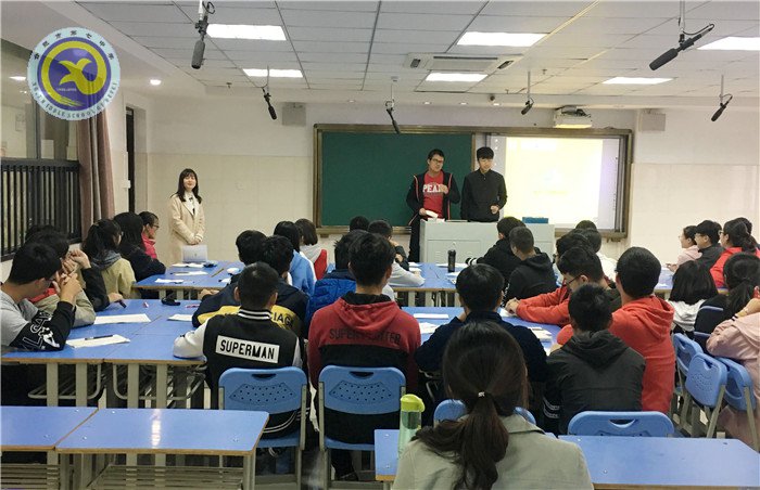 主題班會精彩紛呈 德育陣地?zé)òl(fā)新生(圖3)