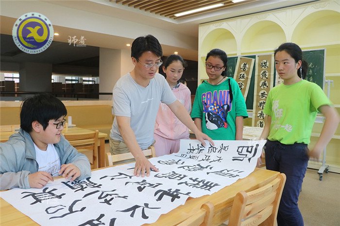 萬(wàn)家教育:2018年這些老師一不小心成了“網(wǎng)紅” 刷爆合肥人的朋友圈(圖2)