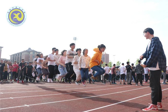 陽光下釋放壓力 高考前積蓄能量(圖6)