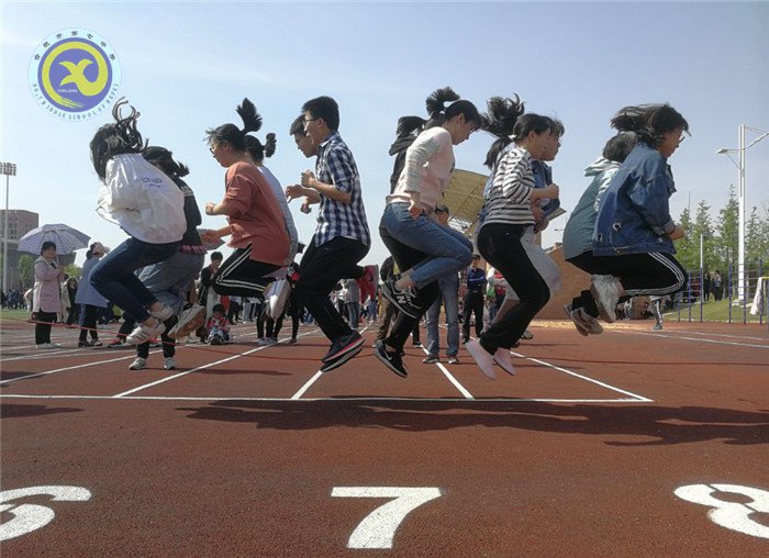 陽光下釋放壓力 高考前積蓄能量(圖7)