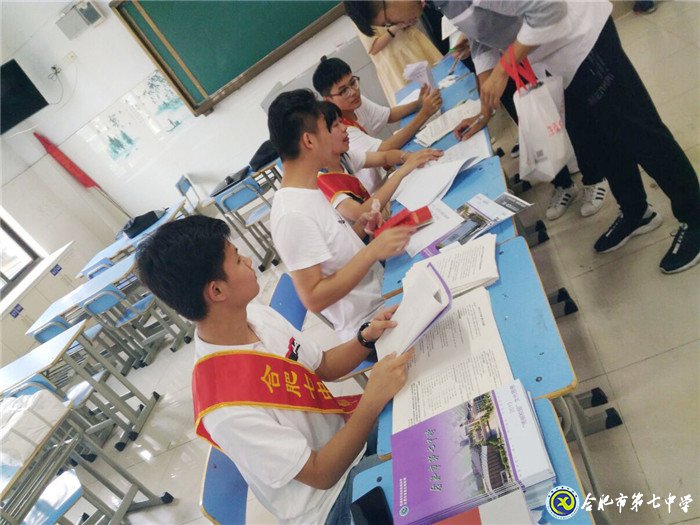 志愿服務(wù)，我們?cè)谛袆?dòng)(圖6)