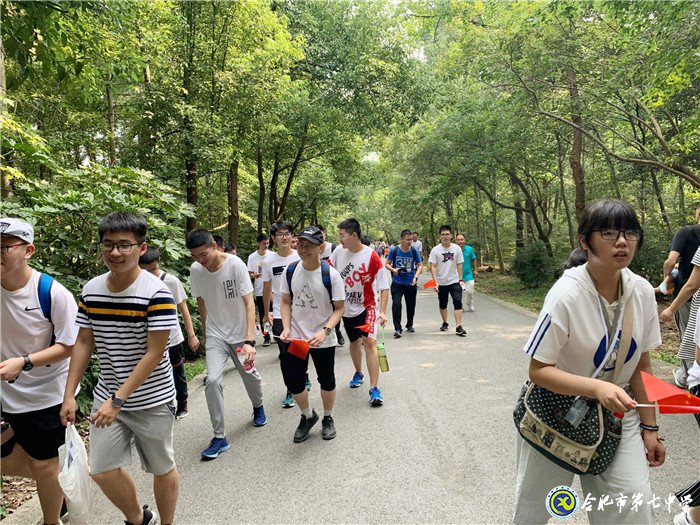 八月登頂蜀峰躊躇滿志，六月蟾宮折桂志在必得(圖3)