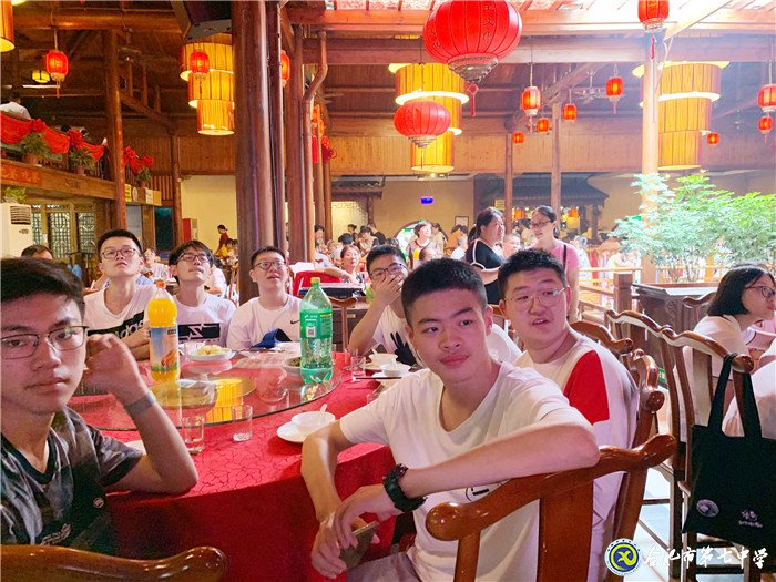八月登頂蜀峰躊躇滿志，六月蟾宮折桂志在必得(圖9)