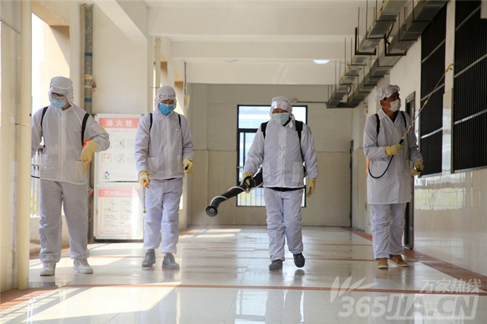 萬家熱線：合肥七中“無害消殺”防疫 安全迎接學生返校 （圖）(圖3)