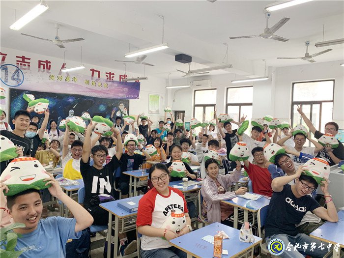 莘莘學子亮劍高考，多彩祝福滋潤心田(圖1)