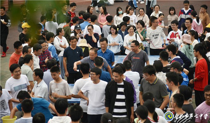 健身與運動同樂  學(xué)生與教師共歡(圖8)