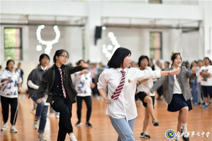 健身運(yùn)動全員參與  活力熱情共享趣味(圖3)
