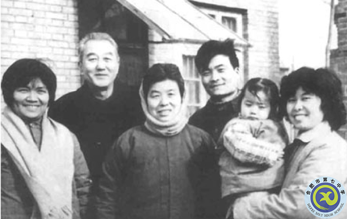 △1981年，齊越與焦裕祿家人合影留念.png