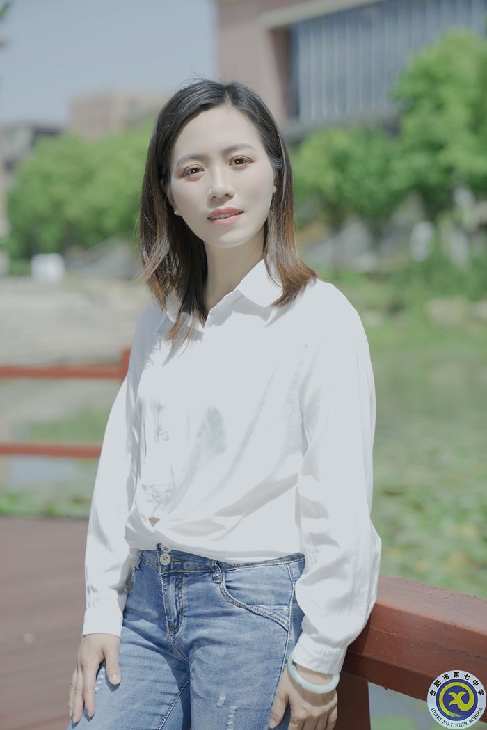 曾艷_副本.jpg 曾艷_副本.jpg