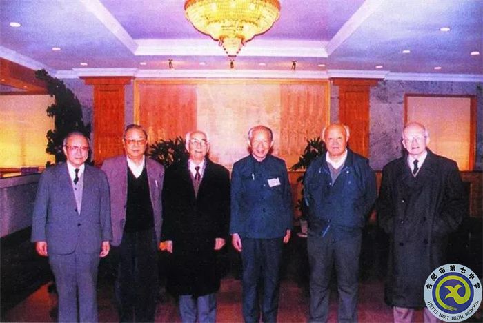 △1992年4月，科學家?guī)煵w、張維、侯祥麟、張光斗、王大珩、羅沛霖向黨中央、國務院報送《關于早日建立中國工程與技術科學院的建議》。圖左起：王大珩、張維、侯祥麟、張光斗、師昌緒、羅沛霖。.jpg