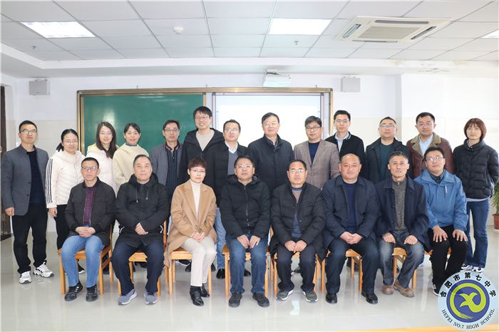 工作室成員及領(lǐng)導(dǎo)、專(zhuān)家和嘉賓合影.jpg