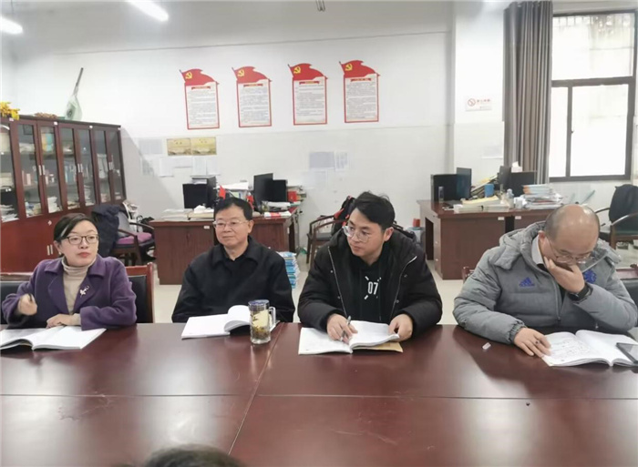 高三備課組長(zhǎng)會(huì)議1.jpg