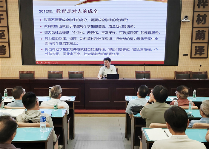 寧波鎮(zhèn)海中學，副校長金凌儉.jpg
