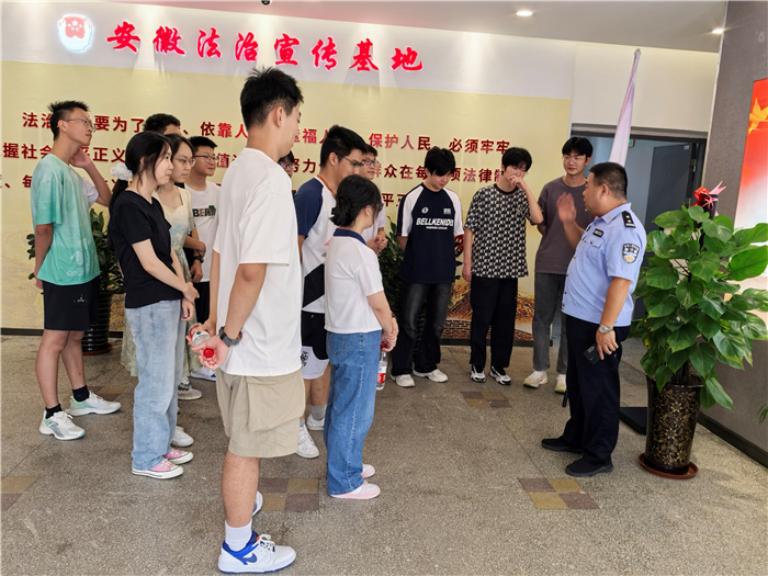 合肥七中暑期社會實(shí)踐系列活動之五：“與法同行 共護(hù)成長”  過個(gè)不一“young”的暑假(圖2)