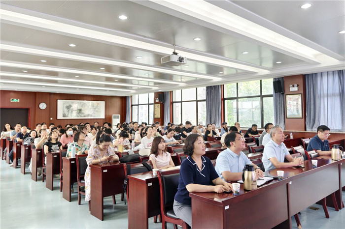 合肥七中2024-2025學年度第一學期高二開學工作會議(圖1)