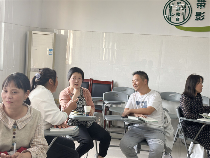 合肥七中舉行第四十八期家長讀書會(huì)(圖3)