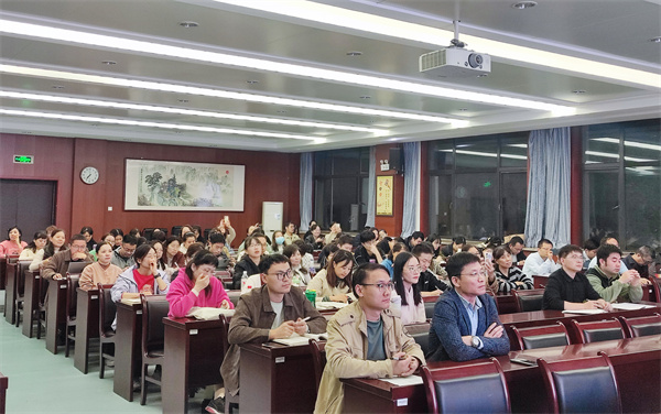 班主任節(jié)系列活動之四——專家引領(lǐng)，遇見更好的你(圖2)