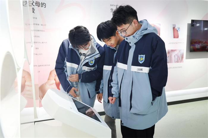 合肥七中開展校園科技文化藝術(shù)節(jié)之生命教育系列活動(圖2)