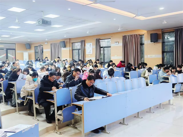 與會(huì)人員.png
