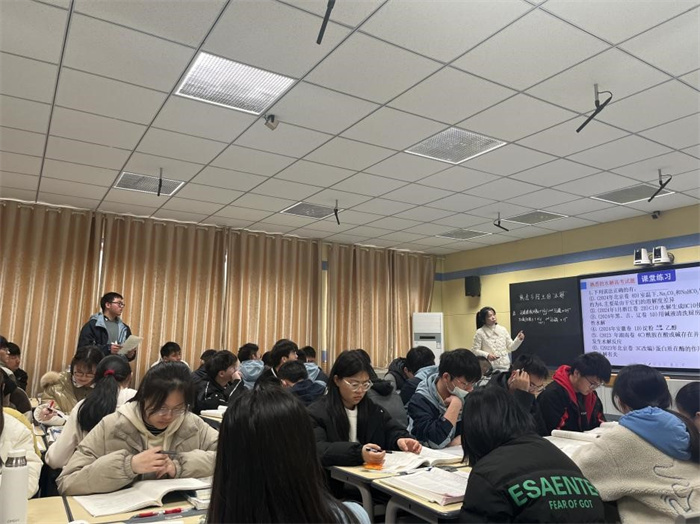 合肥七中李麗麗老師上課.jpg