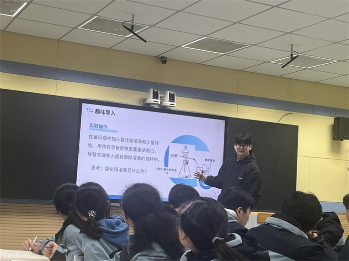 紫蓬分校駱春雨老師上課.jpg