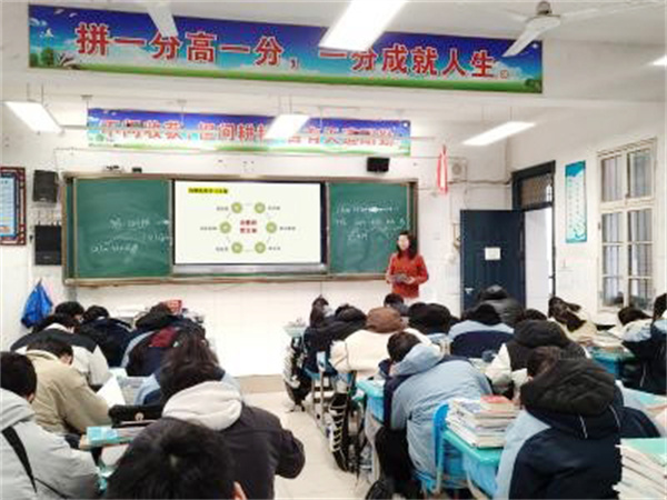 智慧教育點亮鄉(xiāng)鎮(zhèn)課堂2.jpg